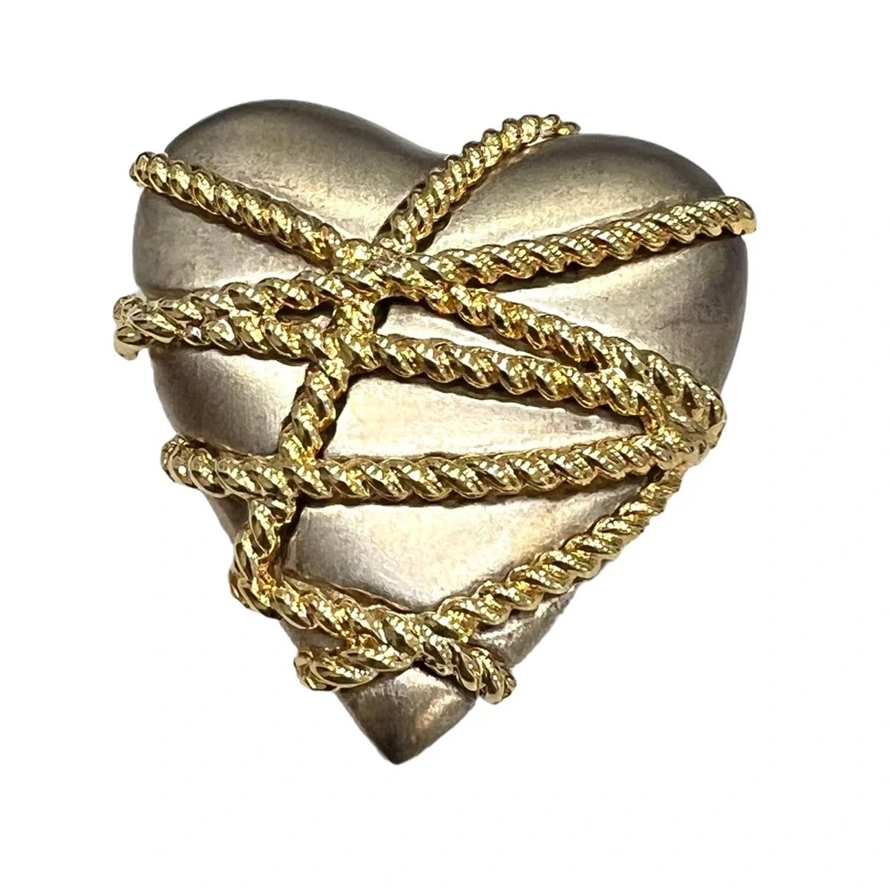 VINTAGE HEART BROOCH IN SILVER TONE WITH GOLD TONE ROPES